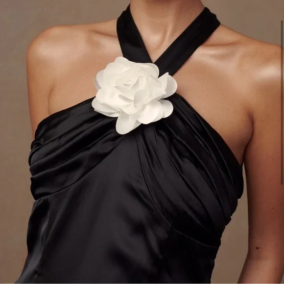 MESHKI Dylan Rose Halter Maxi Dress - Picture 3 of 4